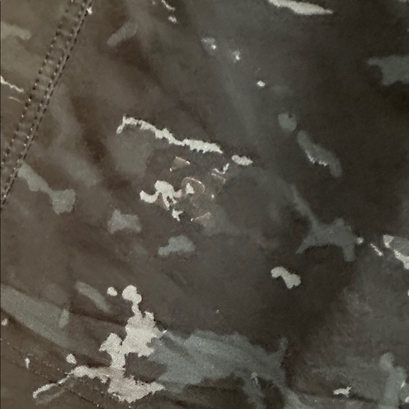 Lululemon athletic shorts - Picture 7 of 11